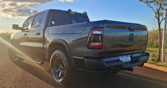 RAM 1500 5.7 V8 GASOLINA REBEL CD 4X4 AUTOMÁTICO